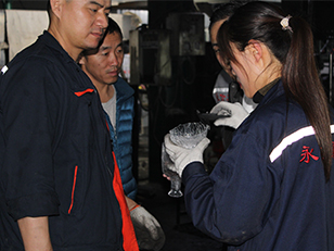 Chai tinh thần thủy tinh
