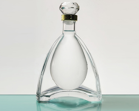 Chai thủy tinh Cognac đá lửa trắng thêm hình dạng độc đáo 500ml
