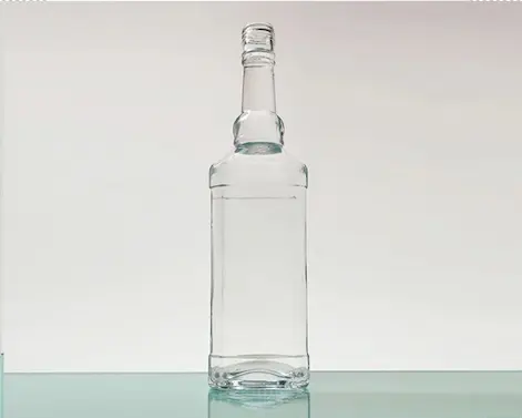 Chai Whisky có ren đá lửa thêm hình vuông trong suốt 700ml